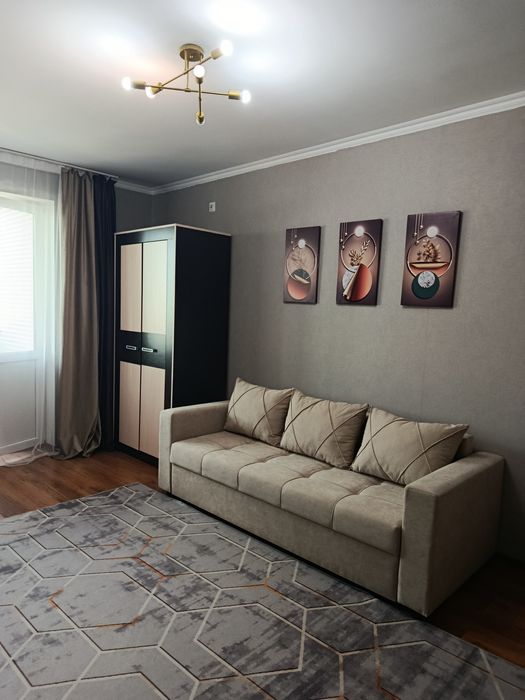 Ж.к.Времена года  посуточно,по часам,на ночь