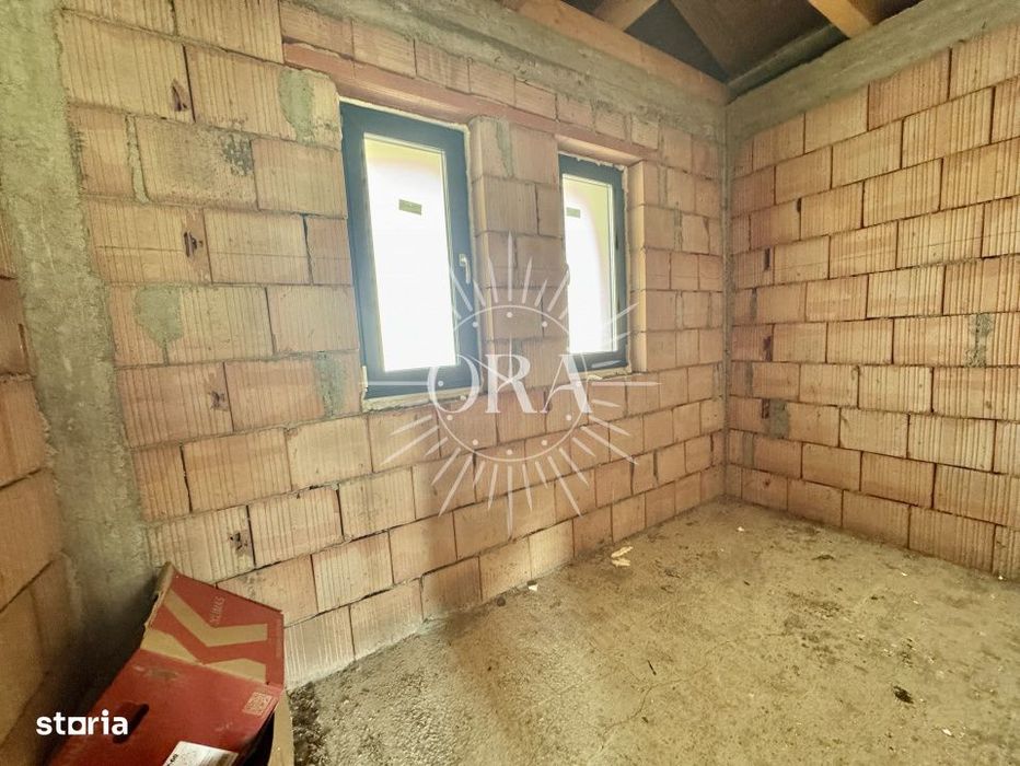 Casă Individuală Semifinisata De Vanzare In Dezmir - 4 Camere - 500