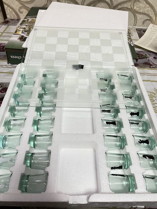 Подарочный набор рюмок шахматная доска