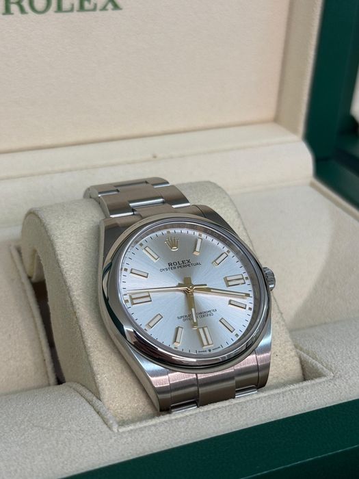Rolex Ref: 124300