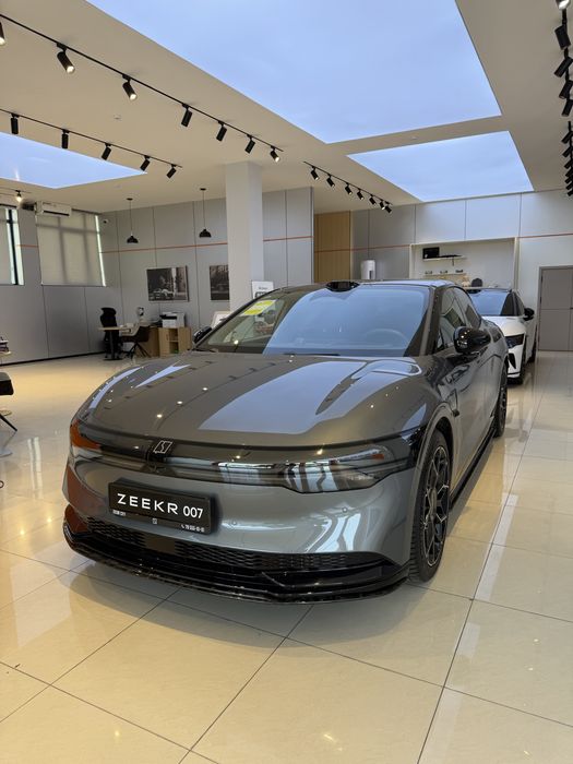 Zeekr 007 AWD, официальная гарантия