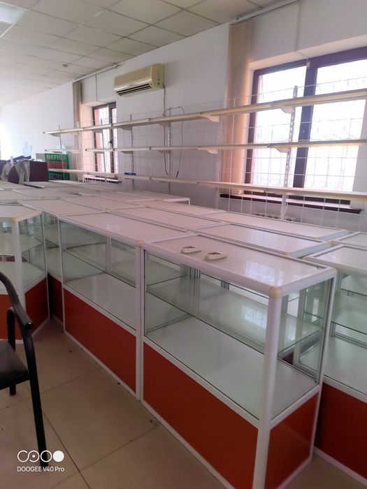 Стеклянные витрины