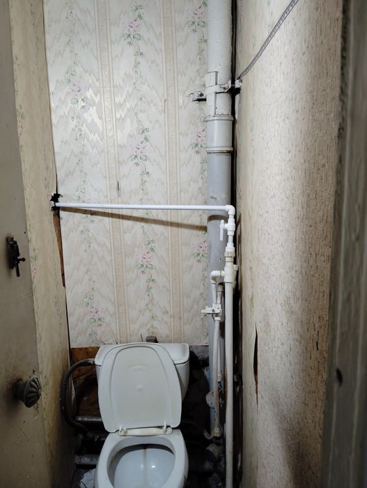 Продам Яккасарой 2ком 9этаж 9этажки улица бобура без ремонта общий кор