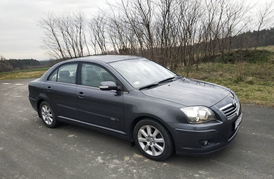 Toyota Avensis на запчасти