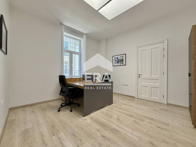 Дава се под наем Офис в София, Център - 92 кв.м за 1748 € - Снимка #6