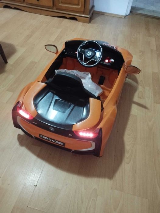 Masinuta cu acumulator pentru copii