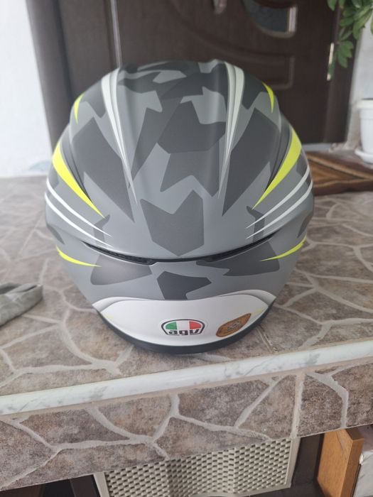 Каски AGV K6 и SHOEI NXR 2