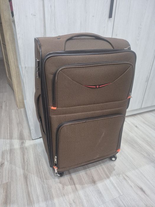 Продам Чемодан хороший