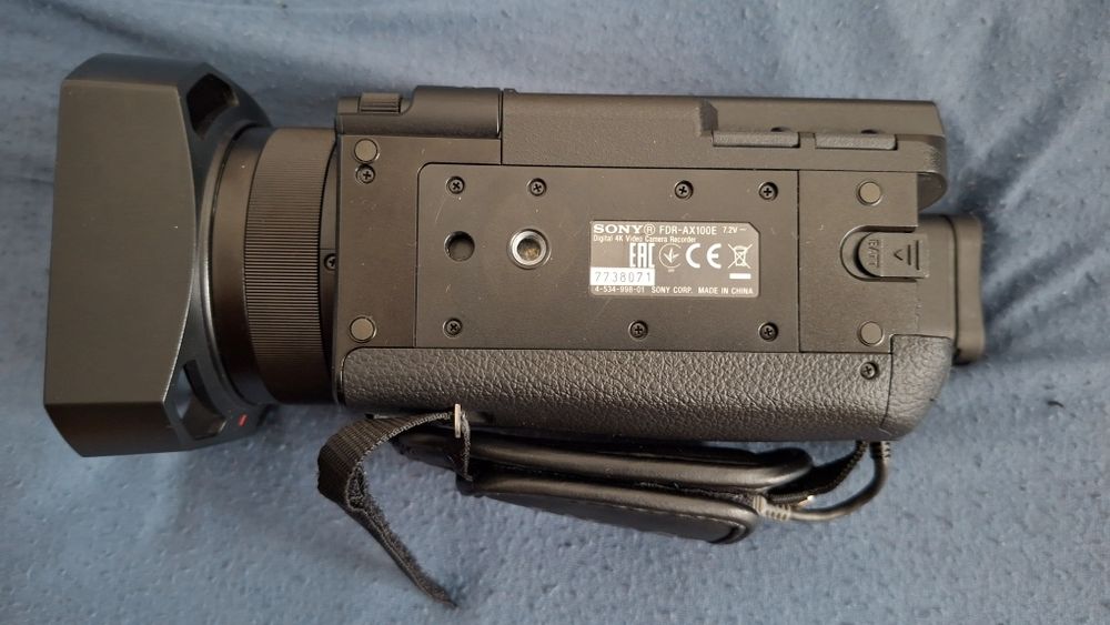 Camera video profesională sony ax100e