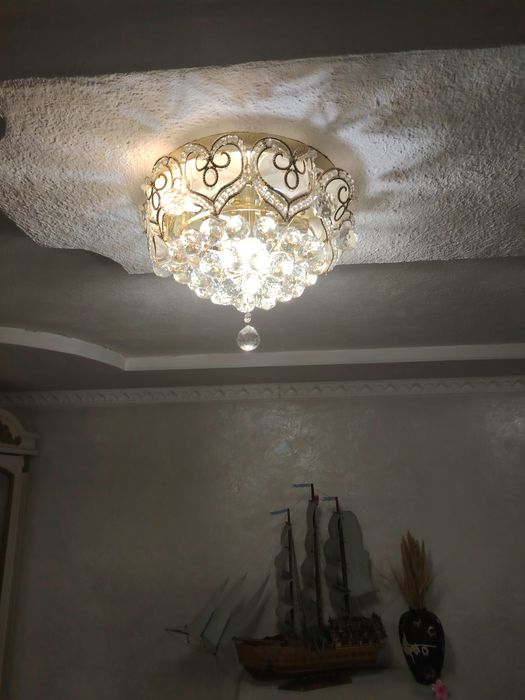 Люстры две шт. Продам сост