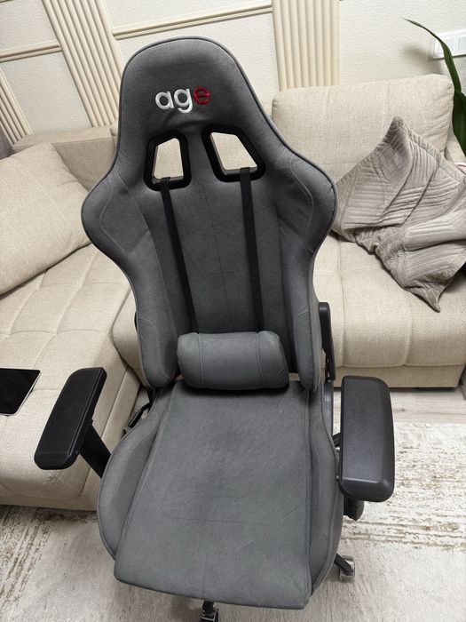 Игровое кресло в идеальном состоянии