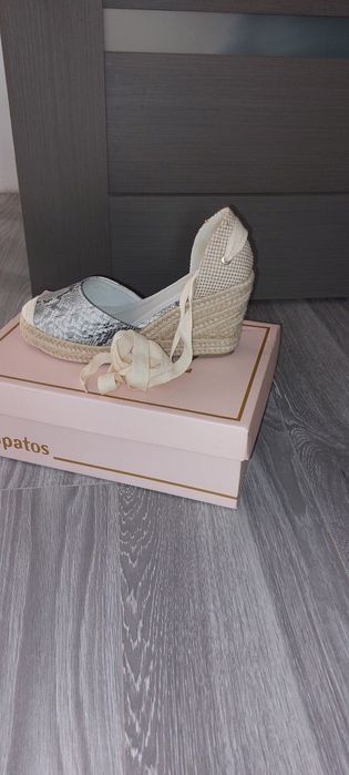 Încălțăminte nr 37