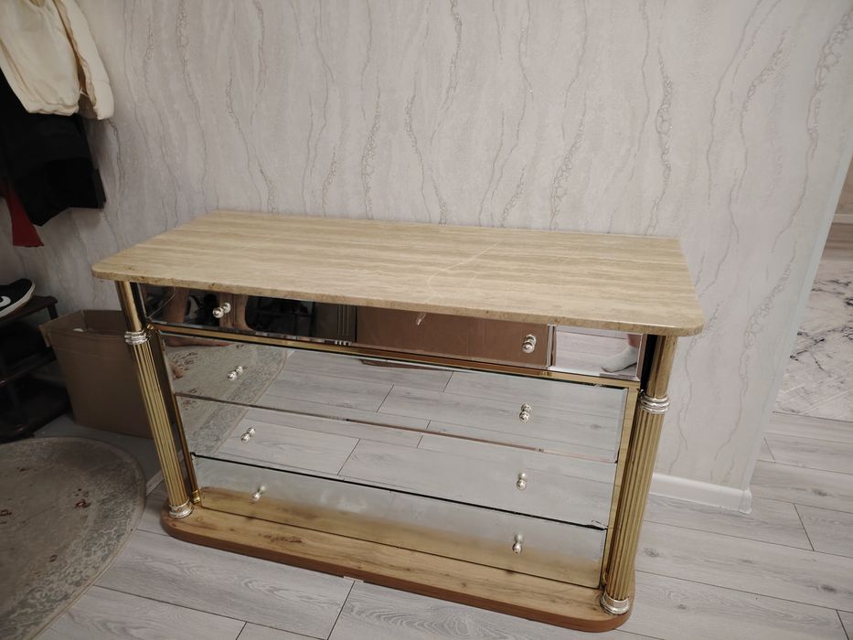 Продам комод, мрамор. 4 секции