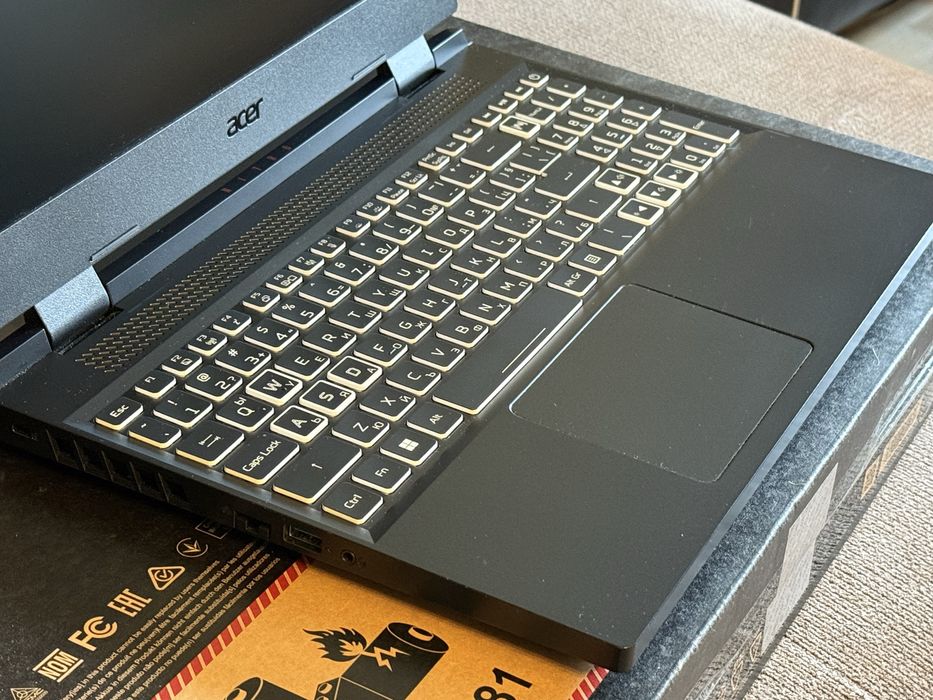 ГАРАНЦИЯ! Лаптоп Acer Nitro 5 Black i5 12th / RTX 4060 8GB / 32GB DDR5 RAM / 512GB NVMe SSD / 15.6 FHD IPS 144Hz SlimBezel екран