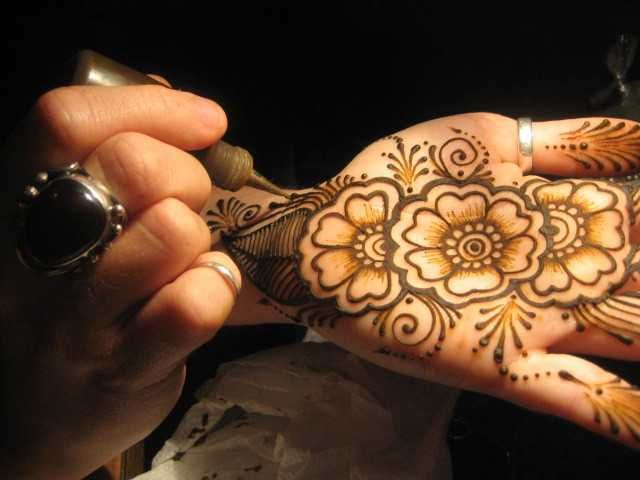 КЪНА/ХЕННА  черна за временни ТАТТОО и декориране на тяло. Внос Индия