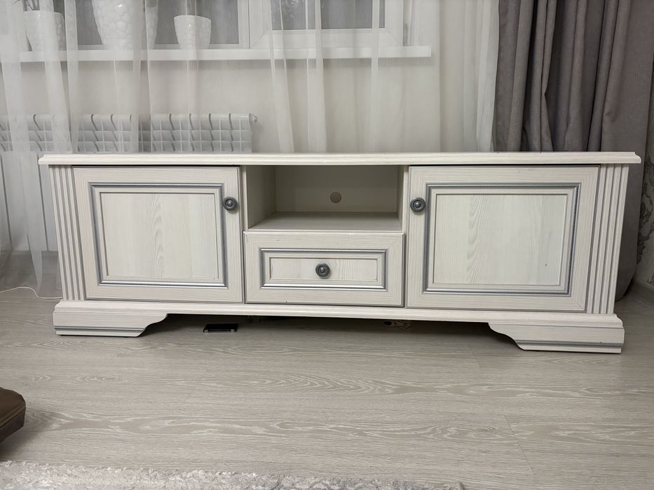 Подставка под телевизор