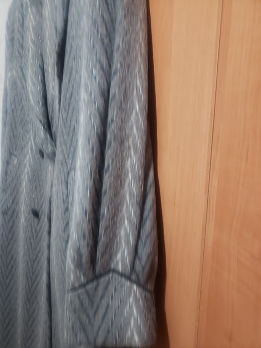 Продам новое демисезонное пальто