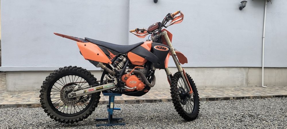 Vând KTM EXC 450 (2006) – 4 Viteze / Stare Foarte Bună
