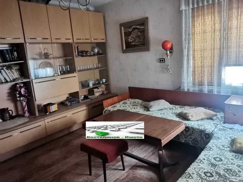 Етаж от къща в Гр. Асеновград ТОП ЛОКАЦИЯ