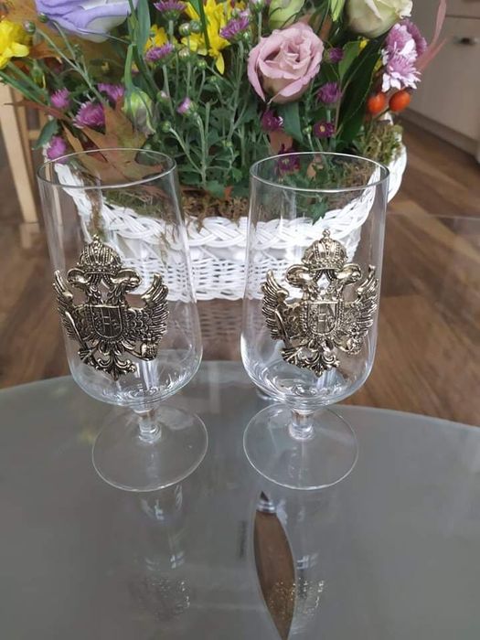 Чаши за вино с герб
