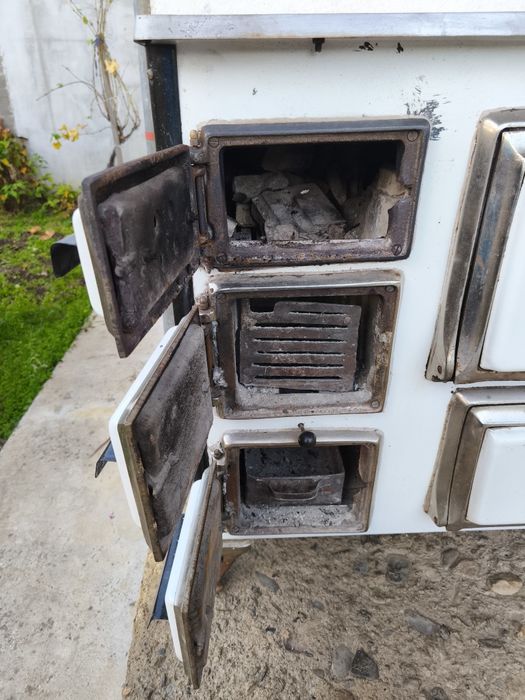 Стара печка на дърва