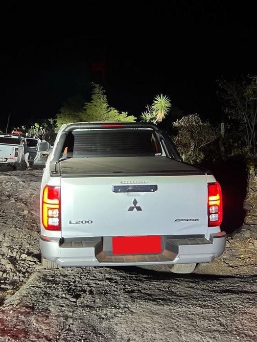 шторка / роллета и дуга для хайлюкс / тундра