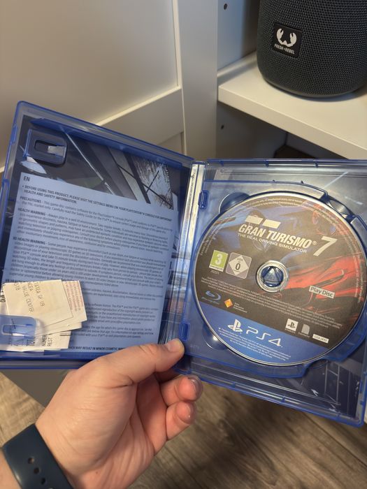 Vând joc Gran Turismo 7 PS4 impecabil