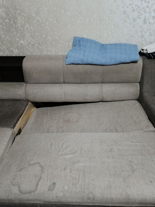 Диван вместе с креслом