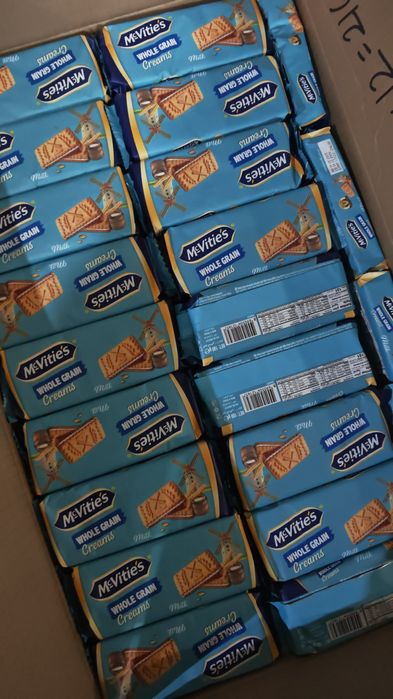 Альбени конфеты и печенье