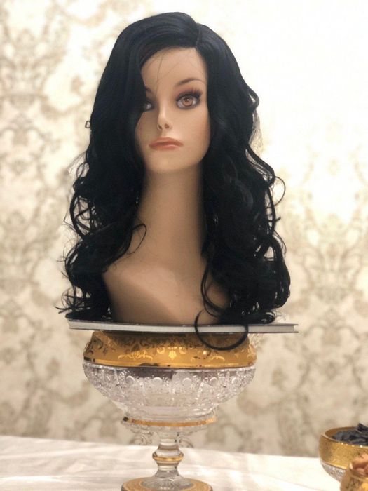 У нас разные парики продается