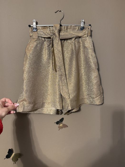 Pantaloni scurți tip fusta aurii gold cu talie înaltă