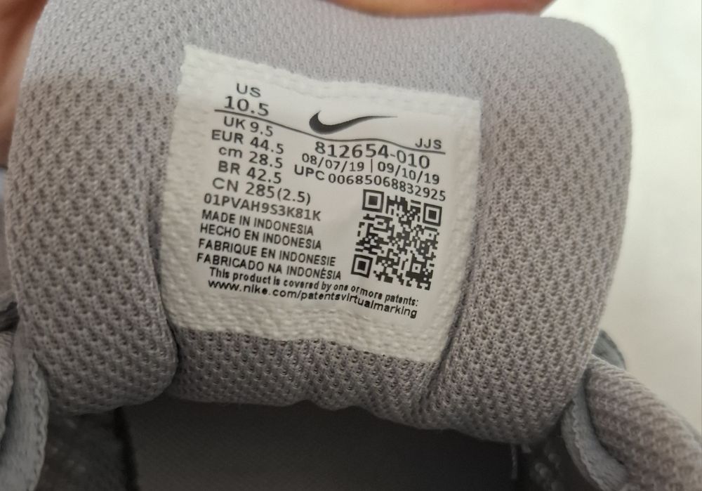 Nike кроссовки 43размера оригинал