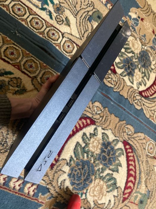 Продам пс 4 читаить описание