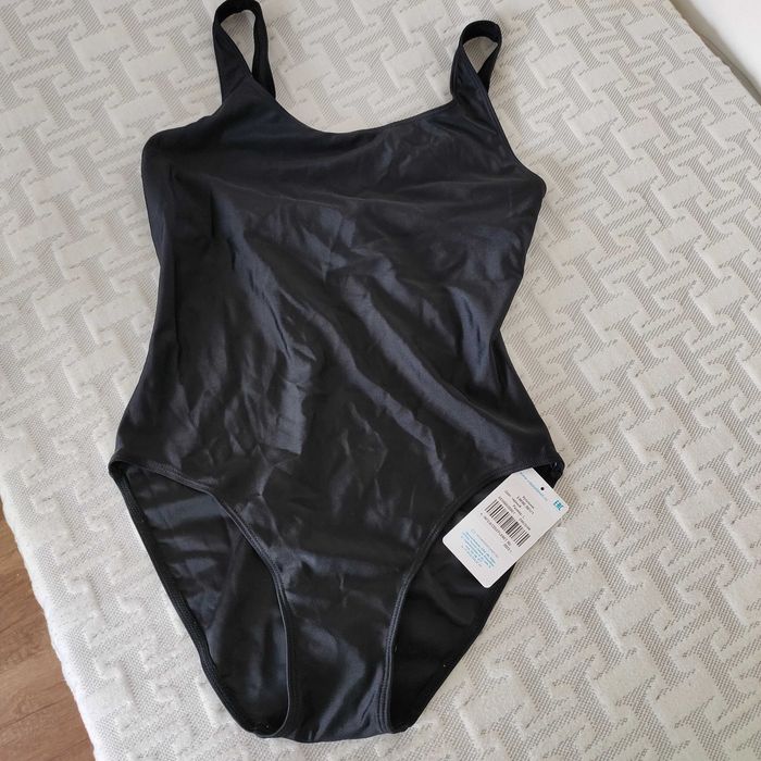 Продам новый купальник