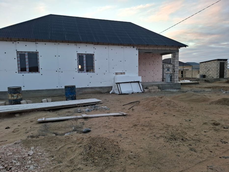 Уй сатылады жанадан салынган.