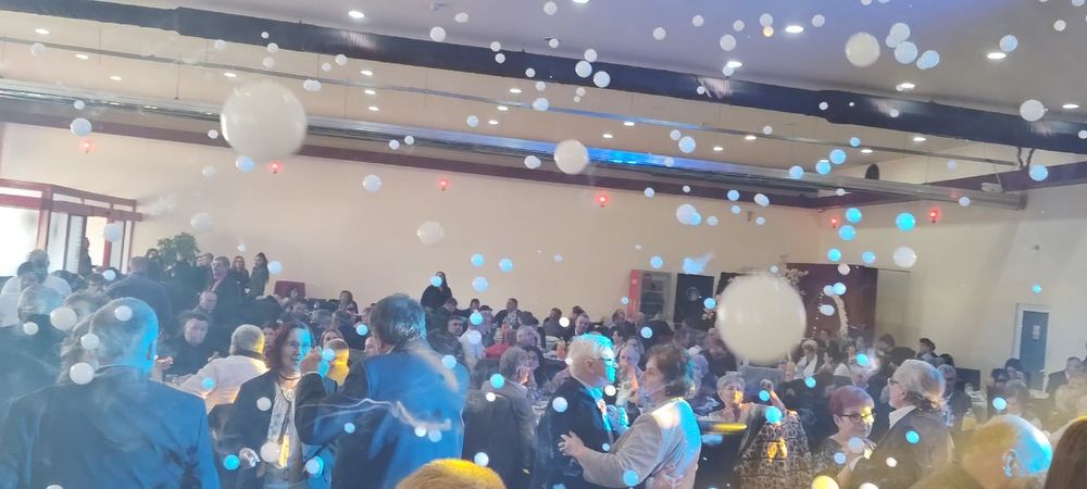Schela lumini si masina baloane fum pentru evenimente