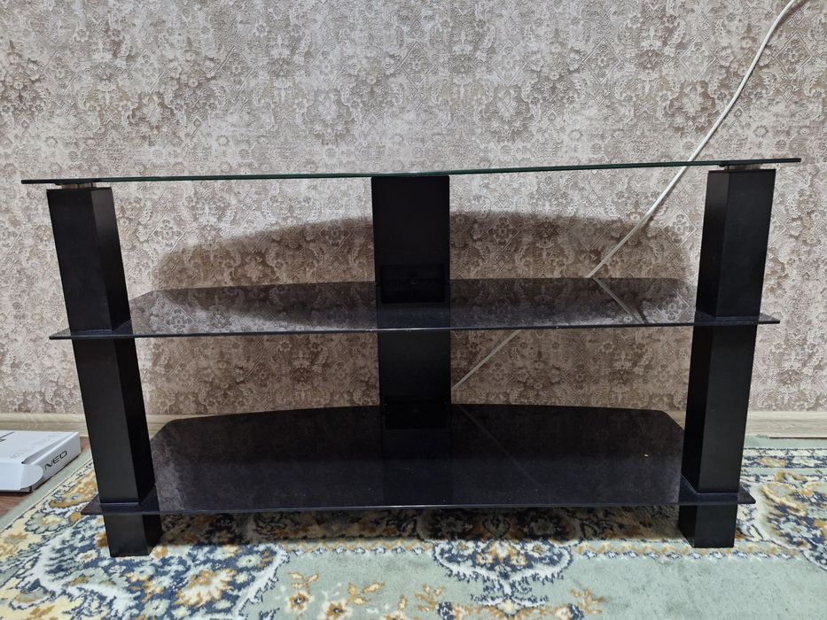 Продам тумбу под телевизор