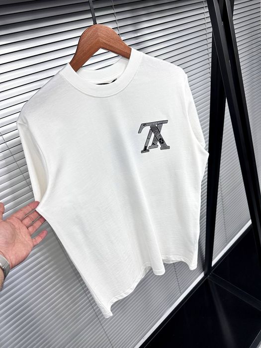 Мъжки тениски различни модели