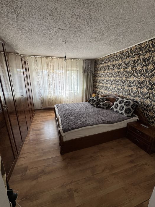 Vand casa 4 camere