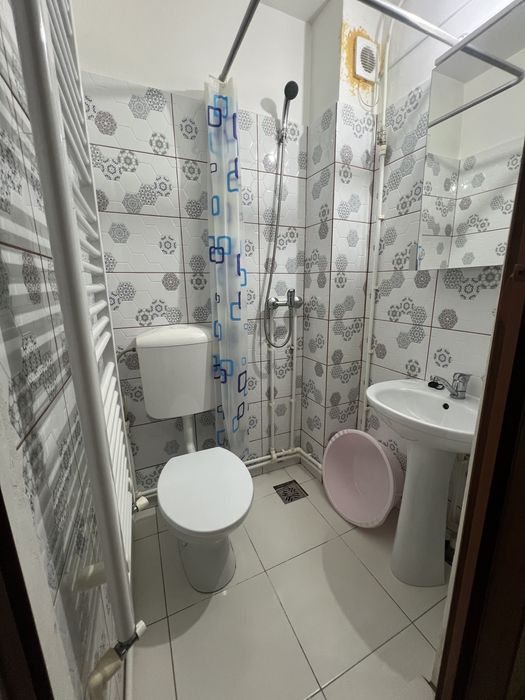 Inchiriez garsoniera