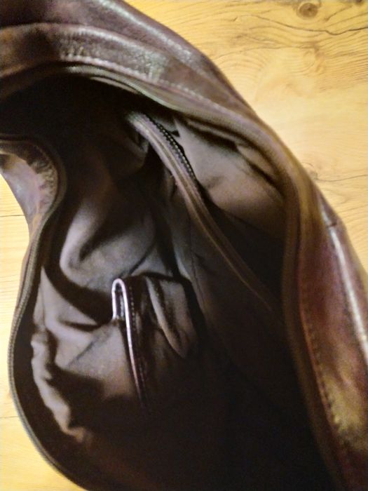 Дамска чанта естествена кожа виолетова