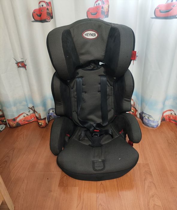 Детское кресло для машины в Алматы.