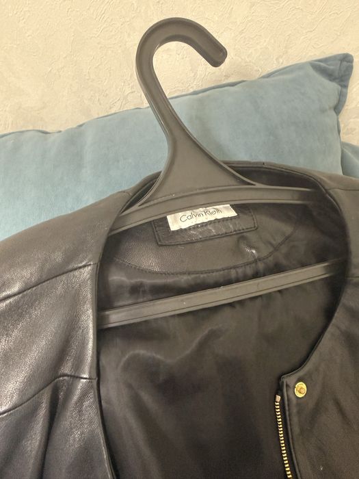 Продам коженную куртку Calvin klein