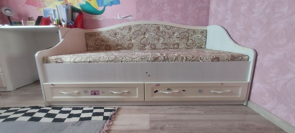 Подростковая кровать с матрасом