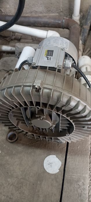 Vakum nasos (gaz uchun ham ishlatsa boʻladi