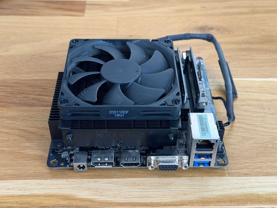 Mini PC high-end DeskMini X300 – Ryzen 7 5700G, 32GB RAM, 1TB SSD