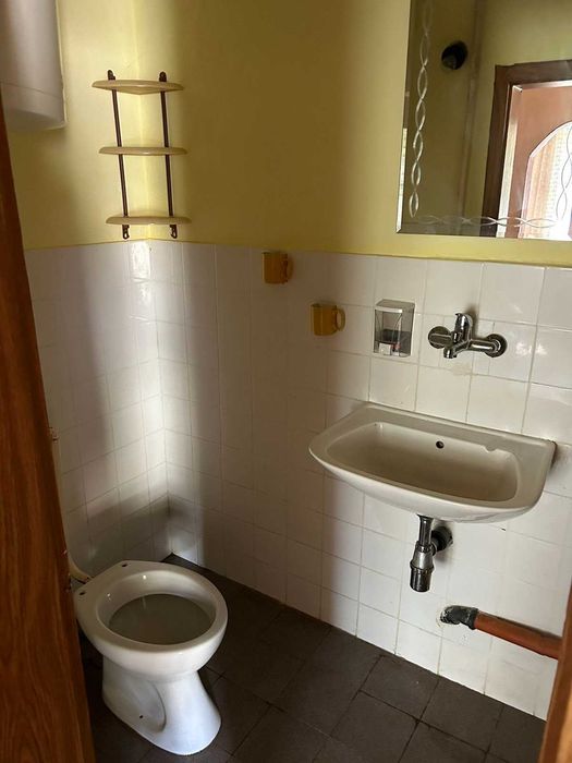 Продава търговско помещение до парк "Розариум"