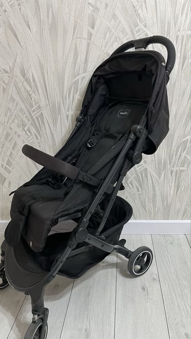 Продам коляску Evenflo