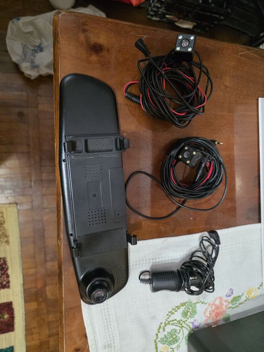 Camera oglinda dvr cu camere marsarier
