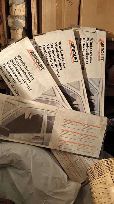 Продам ветровики для автомобиля.